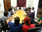 Na ponta da mesa, ao fundo, o prefeito de São Paulo, Fernando Haddad. Em sentido horário: Chico Macena, secretário de Coordenação das Subprefeituras; Ronaldo Tonobohn, da CET; Gustavo Vidigal, chefe de Gabinete do Prefeito; Ricardo Corrêa, da TCUrbes; Daniel Guth; Willian Cruz, do Vá de Bike; Renata Winkler; Renata Falzoni; Felipe Aragonez, do Instituto CicloBR; Roberson Miguel dos Santos; Gabriel Di Pierro e Jéssica Martineli, da Ciclocidade; Emerson Violin; Thiago Pereira; Raphael Monteiro, do Bike Anjo; Sérgio Zolino, do Pedala São Paulo. Foto: Henrique Boney