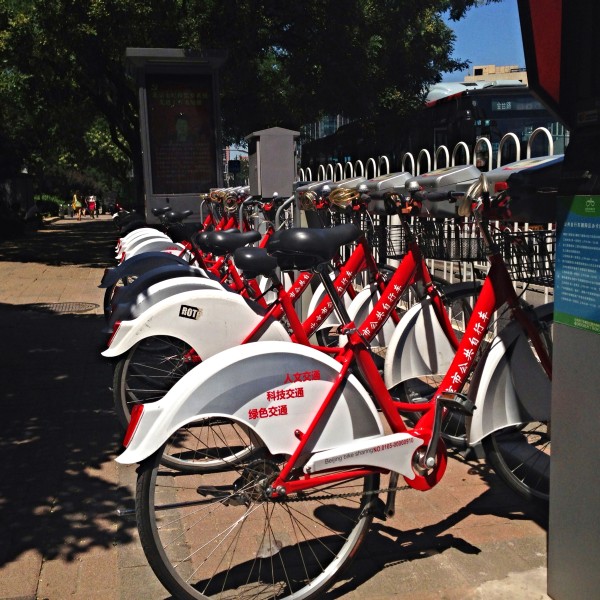 O sistema de bicicletas compartilhadas de Beijing, na China, foi criado pelo governo local. Foto: Michael Vito (Creative Commons)