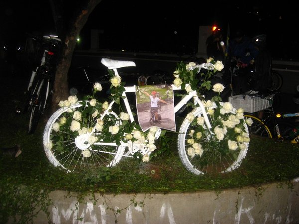 Ghost Bike em homenagem a Márcia Prado - Foto: CicloBR