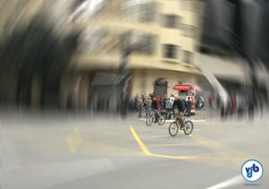 Ciclistas passam pela Av. Paulista, como outros centenas de milhares fazem diariamente em toda a cidade: vidas que precisam ser preservadas.