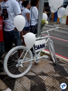 Ghost Bike em memória do ciclista William Morsetvita, morto por um motorista com pressa em São Paulo. Foto: Priscila Cruz