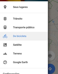Para visualizar as ciclovias, selecione "De Bicicleta" no menu. Por enquanto, só no iOS. Imagem: Gabriel Tavano Cruz