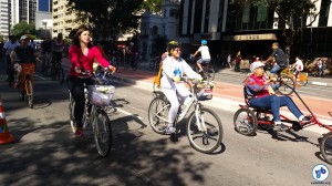 A popularização da bicicleta tem trazido um público cada vez mais diversificado às ruas, com um aumento bastante perceptível no número de mulheres pedalando. Foto: Willian Cruz