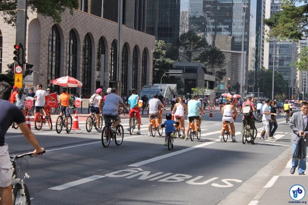 Em alguns momentos do dia, bicicletas chegaram a ocupar todas as faixas da Avenida. Foto: Gulherme Venaglia