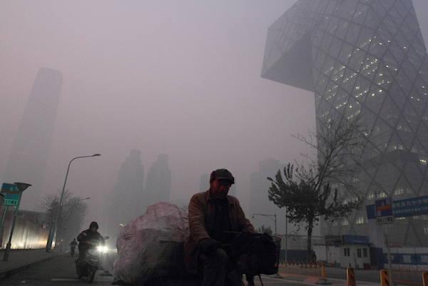O cinza do céu de Pequim. Foto: Steven Zhang/CC BY 2.0