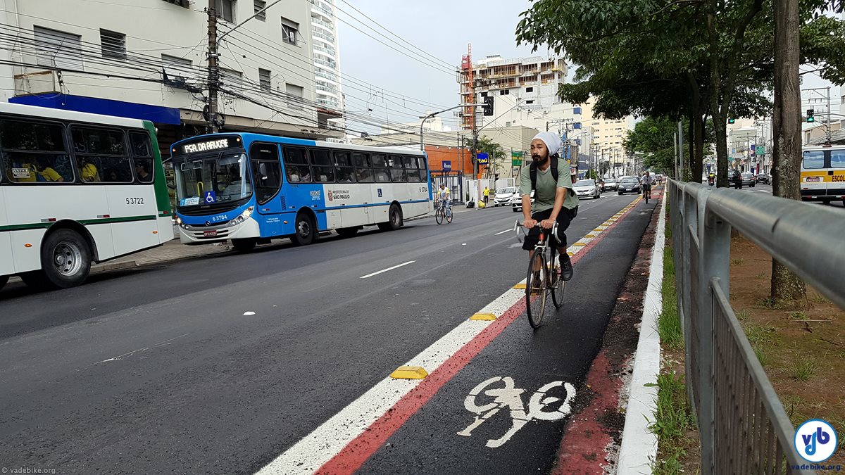 ciclista bicicleta ciclofaixa