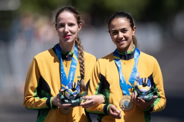 Bianca Garcia e Nicolle Borges medalha de ouro paraciclismo estrada
